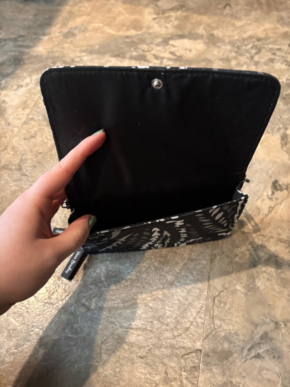 Vera Bradley Lighten-Up RFID 3-in-1 Crossbody in Paisley Noir Pattern - Picture 3 of 9